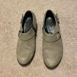 BORN BOOTIES WOMENS SHOES SIZE 9/40.5M - TAN/ombré